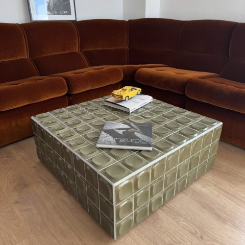 Pop tile table